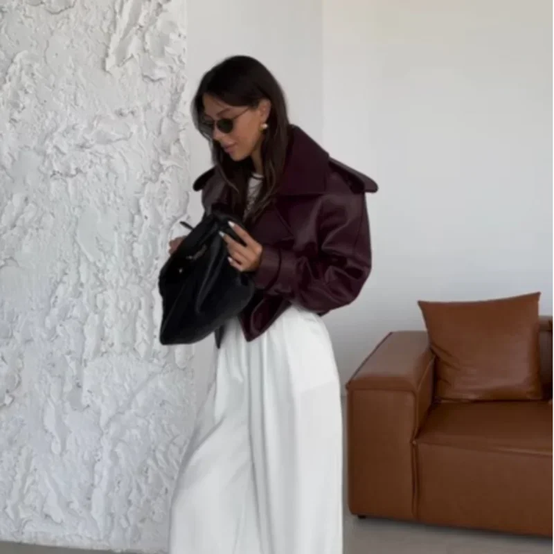 Winta - Chic Cropped Leather Jacket