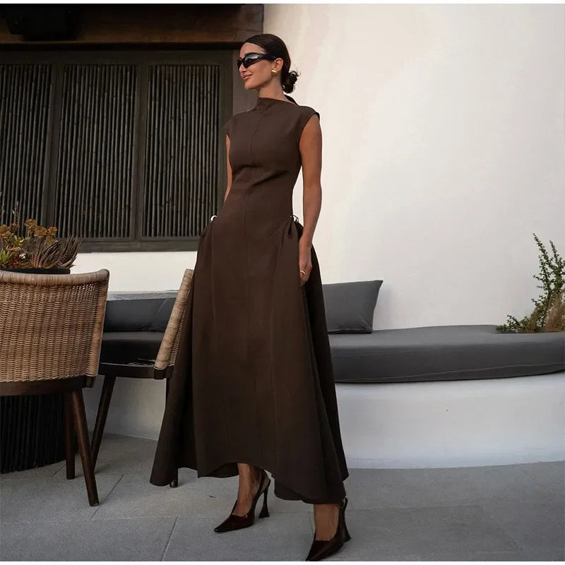Robyn - Elegant Sleeveless A-Line Dress