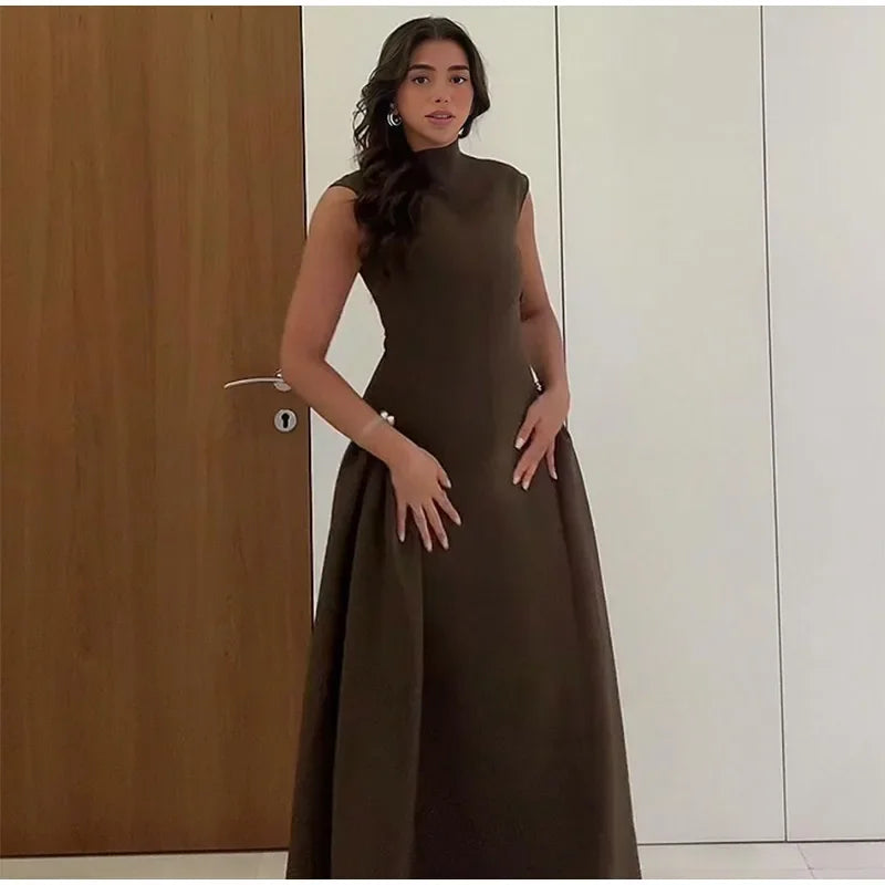Robyn - Elegant Sleeveless A-Line Dress