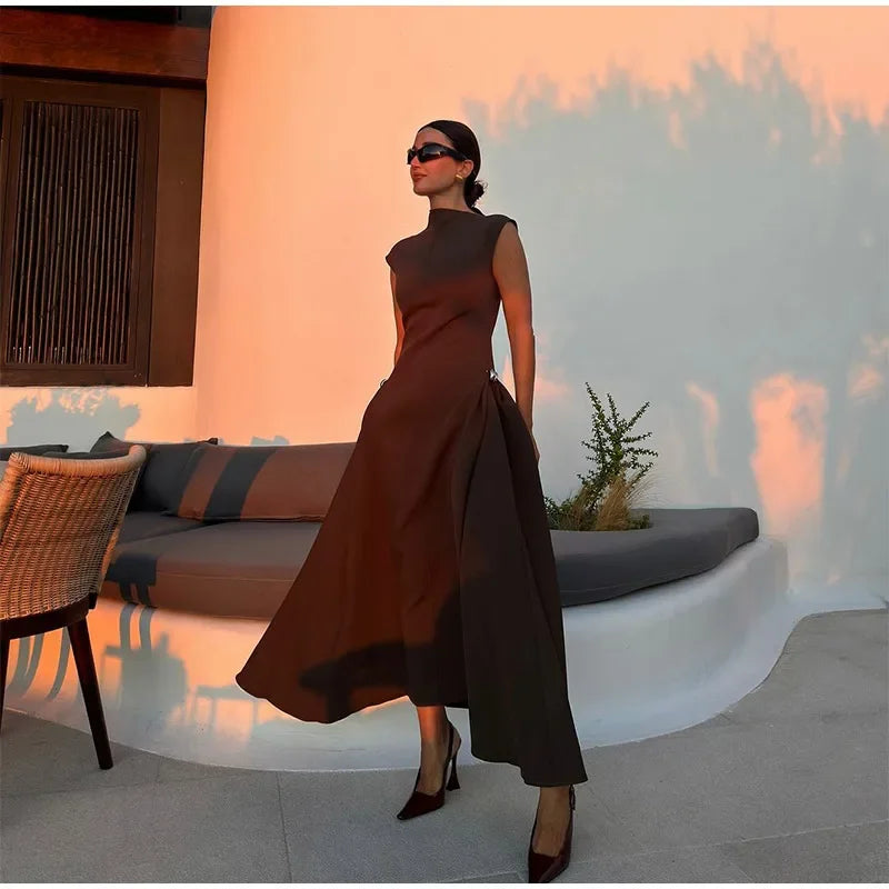 Robyn - Elegant Sleeveless A-Line Dress