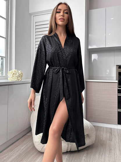 Mercedes - Leopard Print Long Sleeve V-Neck Robe