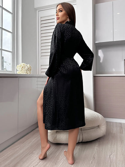Mercedes - Leopard Print Long Sleeve V-Neck Robe