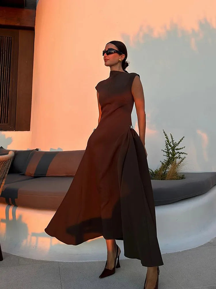 Robyn - Elegant Sleeveless A-Line Dress
