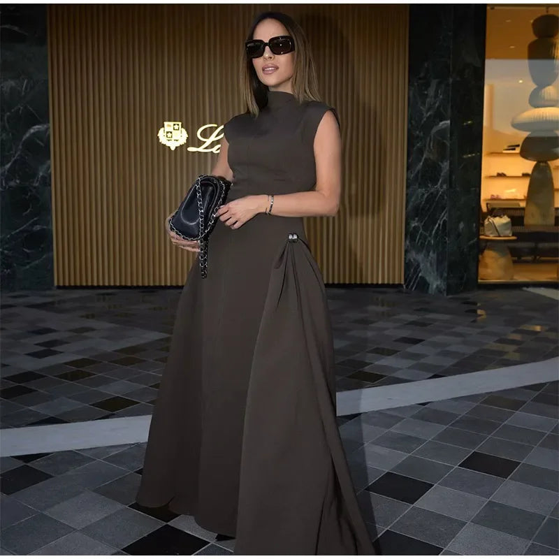 Robyn - Elegant Sleeveless A-Line Dress